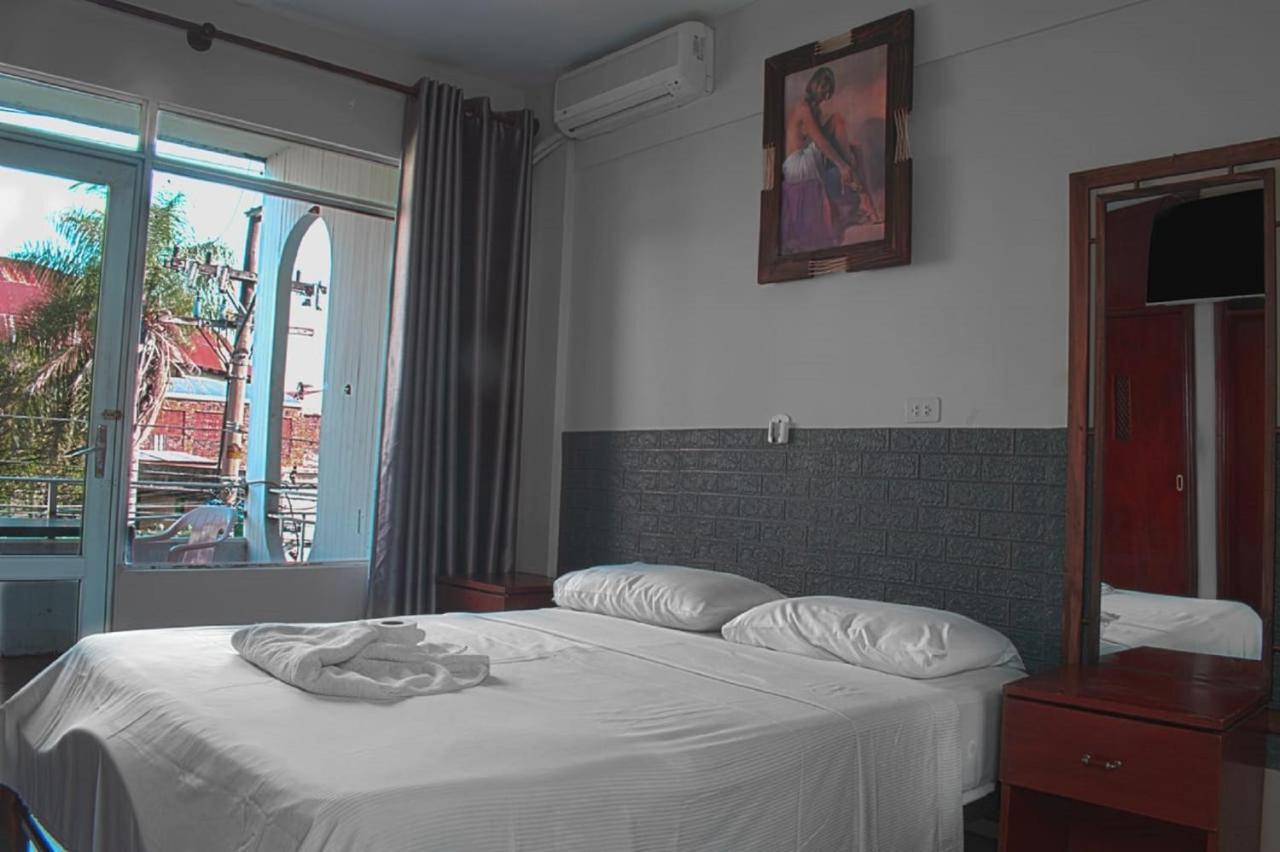 Hostal Ibiza ซานตาครูซเดอลาเซียร์รา ภายนอก รูปภาพ