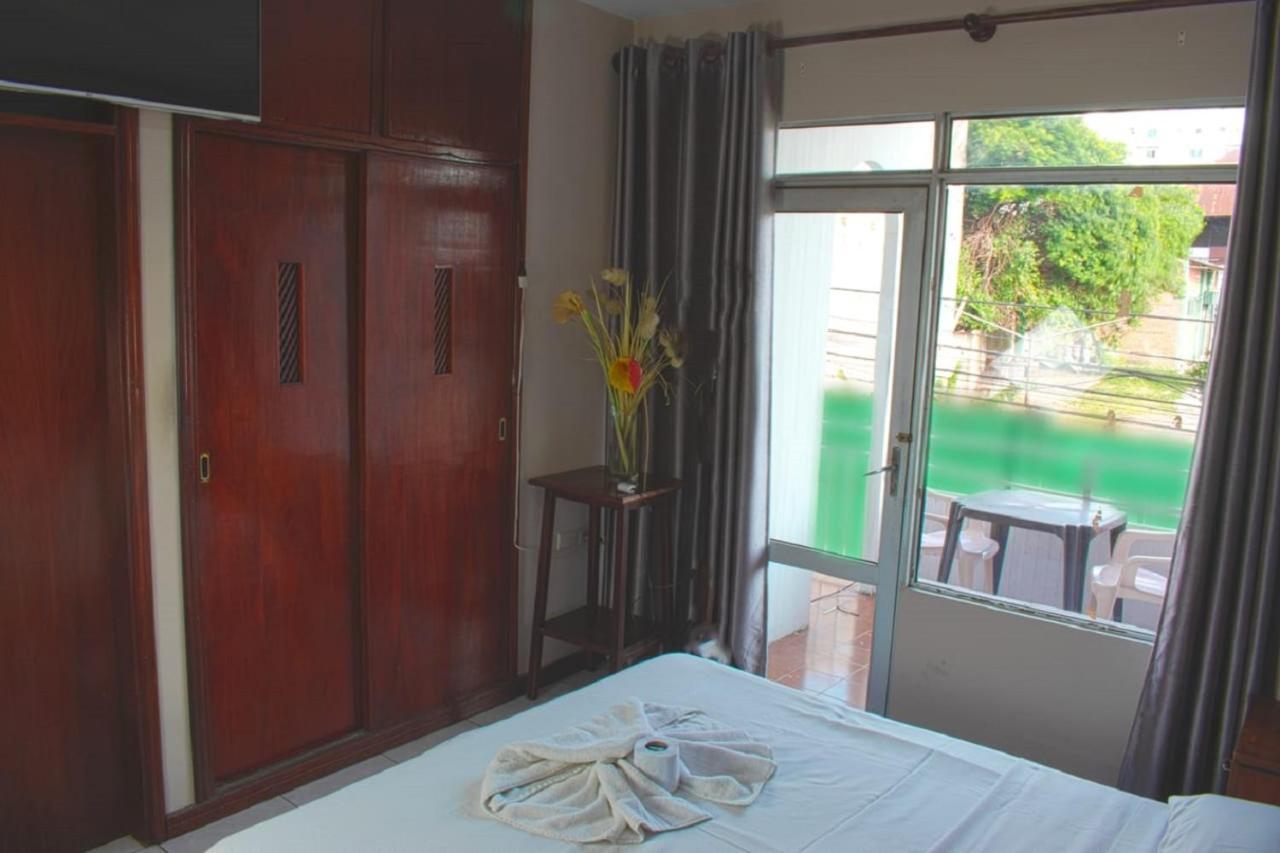 Hostal Ibiza ซานตาครูซเดอลาเซียร์รา ภายนอก รูปภาพ