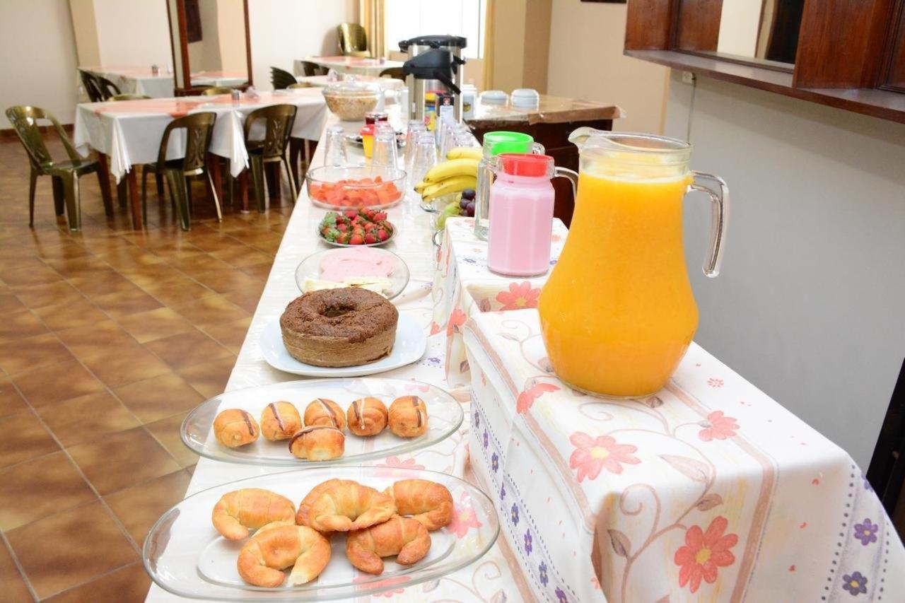 Hostal Ibiza ซานตาครูซเดอลาเซียร์รา ภายนอก รูปภาพ